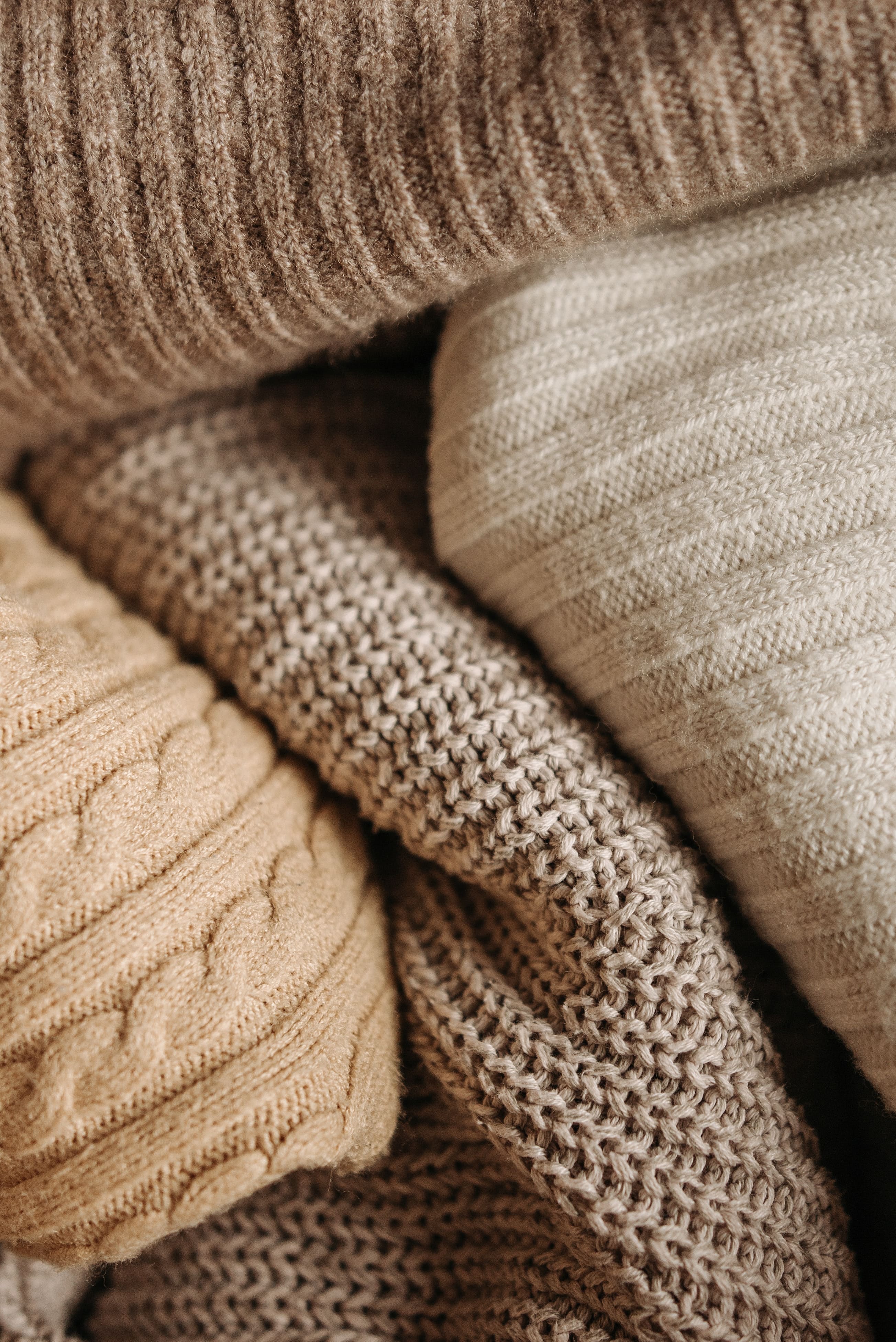 What types of temperature should be used for different types of fabrics